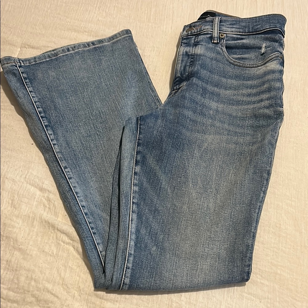 Lucky Brand Blue Flare Jeans with Vintage-Inspired Wash